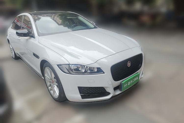 Used Jaguar XFL 2020 XFL 2.0T P200 Two-Wheel-Drive Rally Flag Edition Front Right 45 Deg