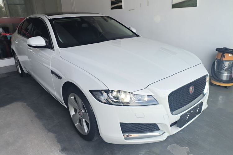 Used Jaguar XFL 2020 XFL 2.0T P200 Two-Wheel-Drive Elite Edition Front Right 45 Deg