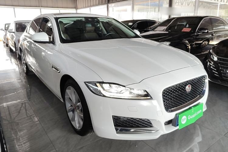 Used Jaguar XFL 2020 XFL 2.0T P250 Two-Wheel-Drive Luxury Edition Front Right 45 Deg