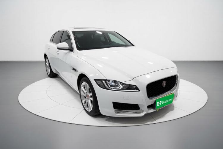 Used Jaguar XFL 2020 XFL 2.0T P200 Two-Wheel-Drive Elite Edition Front Right 45 Deg