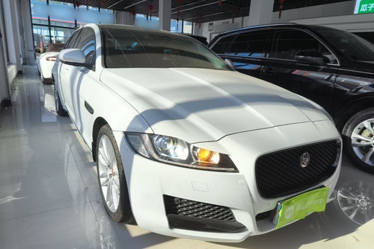 Used Jaguar XFL 2020 XFL 2.0T P200 Two-Wheel-Drive Rally Flag Edition Front Right 45 Deg