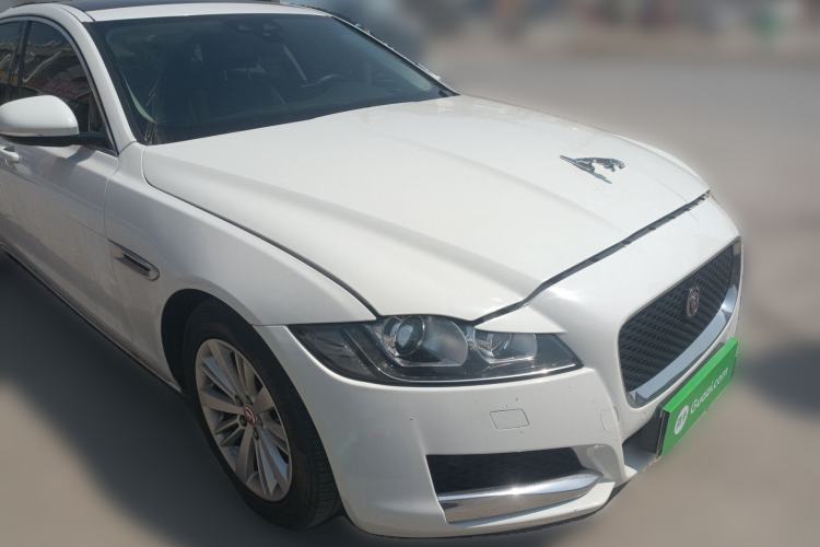 Used Jaguar XFL 2020 XFL 2.0T P200 Two-Wheel-Drive Windflower Edition Front Right 45 Deg