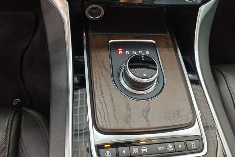 Used Jaguar XFL 2020 XFL 2.0T P250 Four-Wheel Drive Luxury Edition Gear Lever