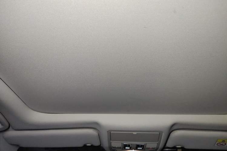 Used Jaguar XFL 2020 XFL 2.0T P250 Two-Wheel-Drive Luxury Edition Headliner