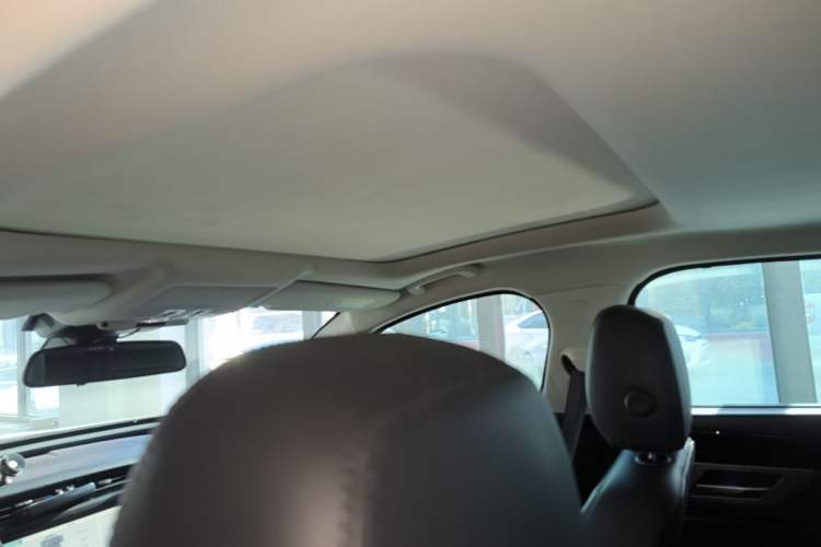 Used Jaguar XFL 2020 XFL 2.0T P200 Two-Wheel-Drive Rally Flag Edition Headliner