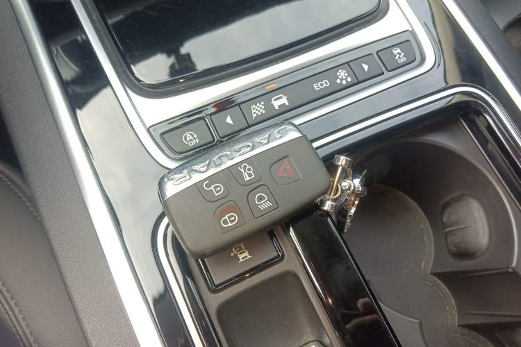 Used Jaguar XFL 2020 XFL 2.0T P200 Two-Wheel-Drive Elite Edition Interior 1