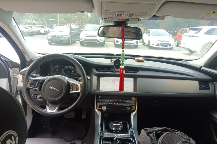 Used Jaguar XFL 2020 XFL 2.0T P200 Two-Wheel-Drive Elite Edition Interior 2