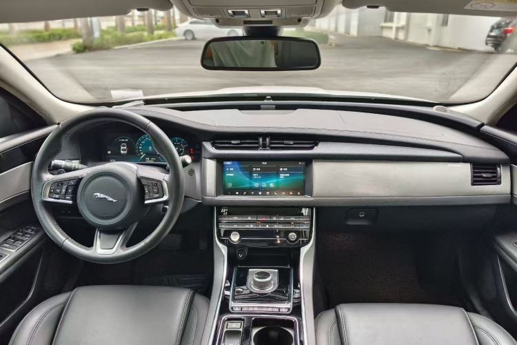 Used Jaguar XFL 2020 XFL 2.0T P200 Two-Wheel-Drive Elite Edition Interior 3