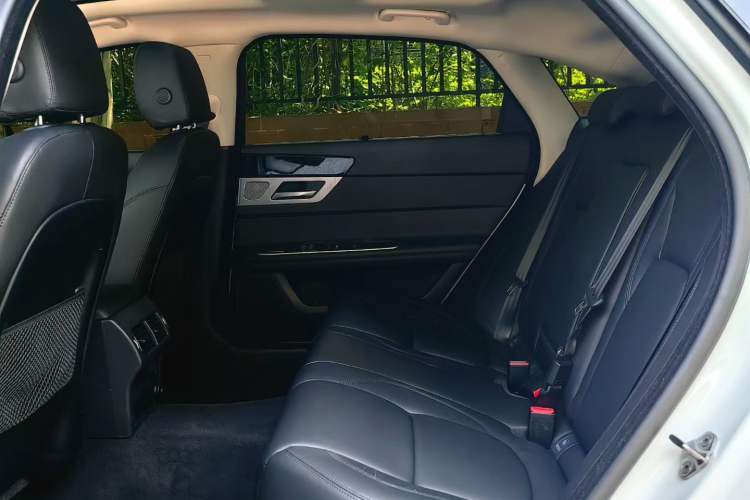Used Jaguar XFL 2020 XFL 2.0T P200 Two-Wheel-Drive Elite Edition Interior 3