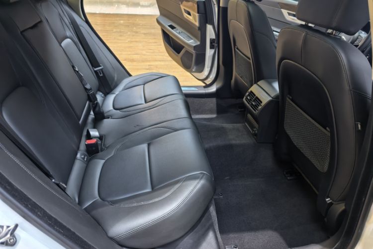 Used Jaguar XFL 2020 XFL 2.0T P200 Two-Wheel-Drive Windflower Edition Interior 5