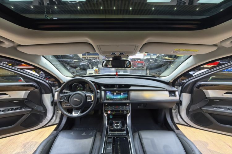 Used Jaguar XFL 2020 XFL 2.0T P200 Two-Wheel-Drive Windflower Edition Interior 6
