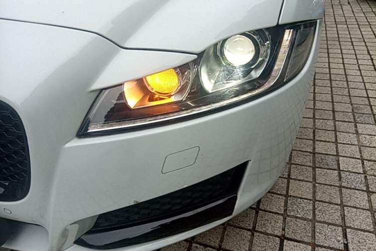 Used Jaguar XFL 2020 XFL 2.0T P200 Two-Wheel-Drive Rally Flag Edition Left Front Headlight