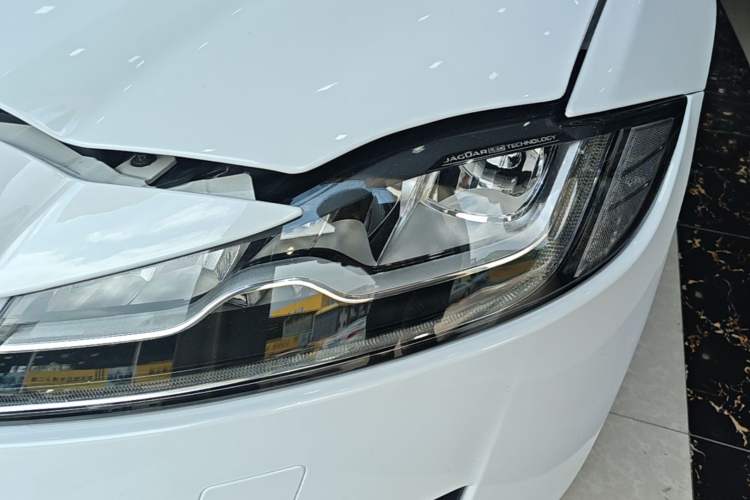 Used Jaguar XFL 2020 XFL 2.0T P250 Four-Wheel Drive Luxury Edition Left Front Headlight