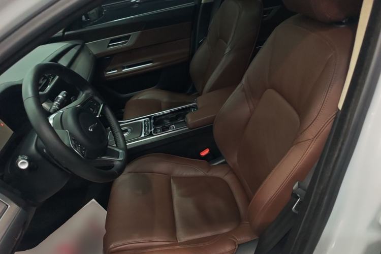 Used Jaguar XFL 2020 XFL 2.0T P250 Four-Wheel Drive Luxury Edition Left Front Seat