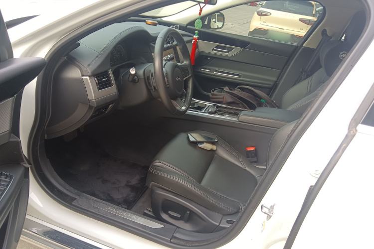 Used Jaguar XFL 2020 XFL 2.0T P200 Two-Wheel-Drive Elite Edition Left Front Seat