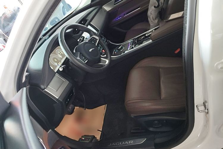 Used Jaguar XFL 2020 XFL 2.0T P250 Two-Wheel-Drive Luxury Edition Left Front Seat