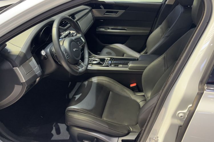 Used Jaguar XFL 2020 XFL 2.0T P200 Two-Wheel-Drive Windflower Edition Left Front Seat