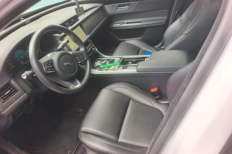 Used Jaguar XFL 2020 XFL 2.0T P200 Two-Wheel-Drive Rally Flag Edition Left Front Seat