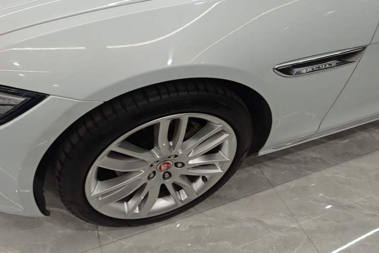 Used Jaguar XFL 2020 XFL 2.0T P250 Four-Wheel Drive Luxury Edition Left Front Wheel Hub