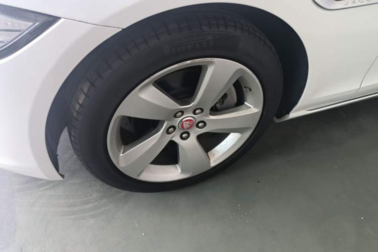 Used Jaguar XFL 2020 XFL 2.0T P200 Two-Wheel-Drive Elite Edition Left Front Wheel Hub