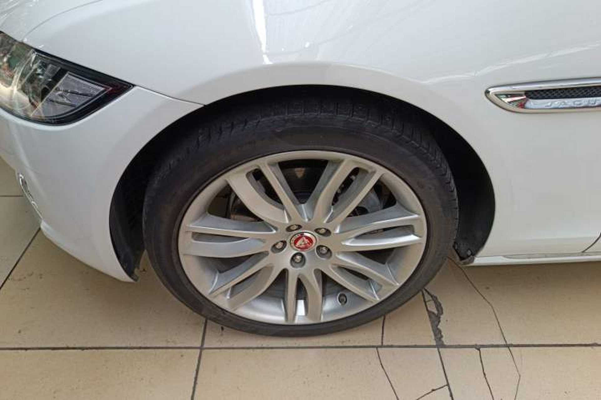 Used Jaguar XFL 2020 XFL 2.0T P250 Four-Wheel Drive Luxury Edition Left Front Wheel Hub