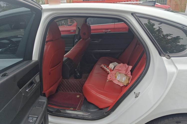 Used Jaguar XFL 2020 XFL 2.0T P200 Two-Wheel-Drive Rally Flag Edition Left Rear Seat