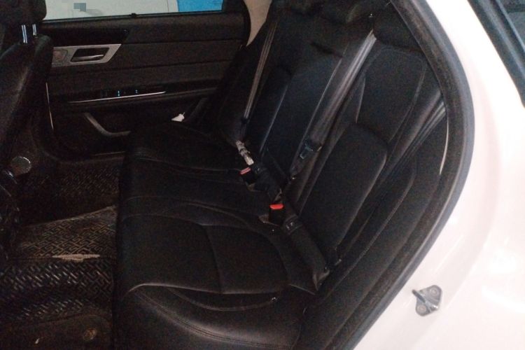 Used Jaguar XFL 2020 XFL 2.0T P200 Two-Wheel-Drive Windflower Edition Left Rear Seat