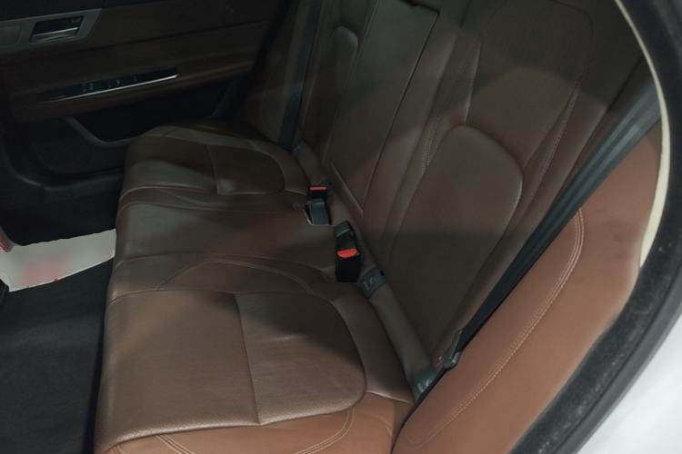 Used Jaguar XFL 2020 XFL 2.0T P250 Four-Wheel Drive Luxury Edition Left Rear Seat