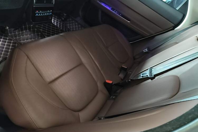 Used Jaguar XFL 2020 XFL 2.0T P250 Two-Wheel-Drive Luxury Edition Left Rear Seat