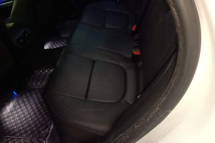 Used Jaguar XFL 2020 XFL 2.0T P200 Two-Wheel-Drive Elite Edition Left Rear Seat