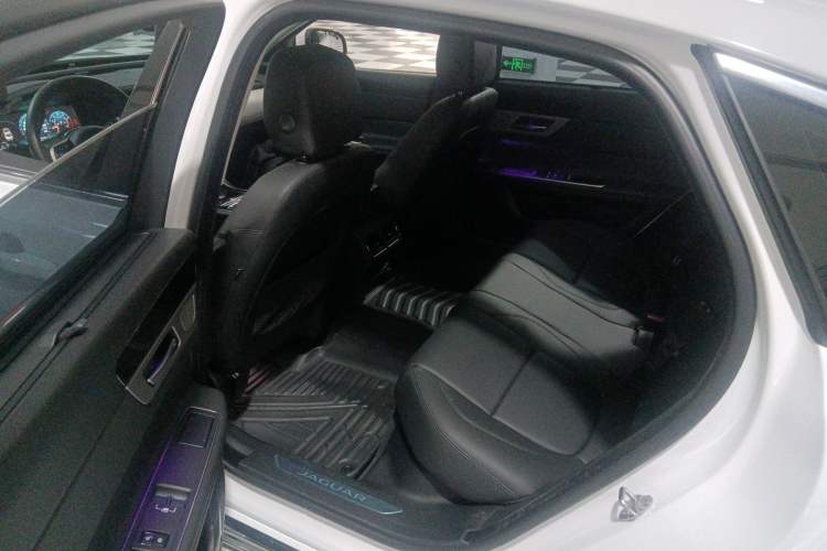 Used Jaguar XFL 2020 XFL 2.0T P200 Two-Wheel-Drive Elite Edition Left Rear Seat