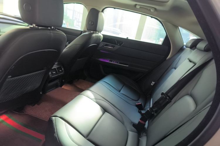Used Jaguar XFL 2020 XFL 2.0T P200 Two-Wheel-Drive Rally Flag Edition Left Rear Seat