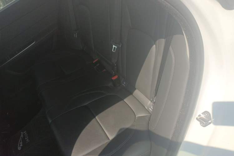 Used Jaguar XFL 2020 XFL 2.0T P200 Two-Wheel-Drive Windflower Edition Left Rear Seat