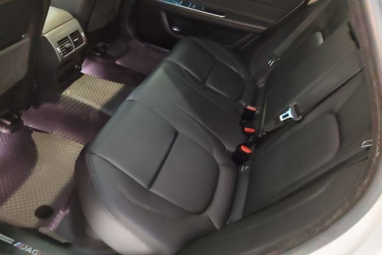 Used Jaguar XFL 2020 XFL 2.0T P200 Two-Wheel-Drive Rally Flag Edition Left Rear Seat