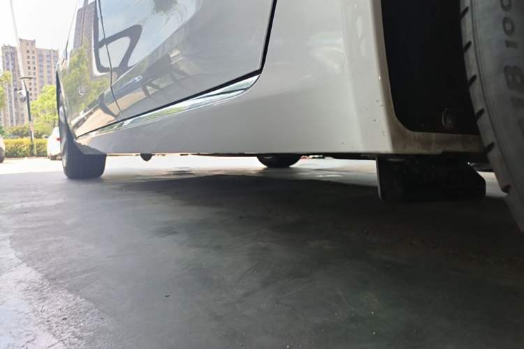 Used Jaguar XFL 2020 XFL 2.0T P200 Two-Wheel-Drive Elite Edition Left Side Sill