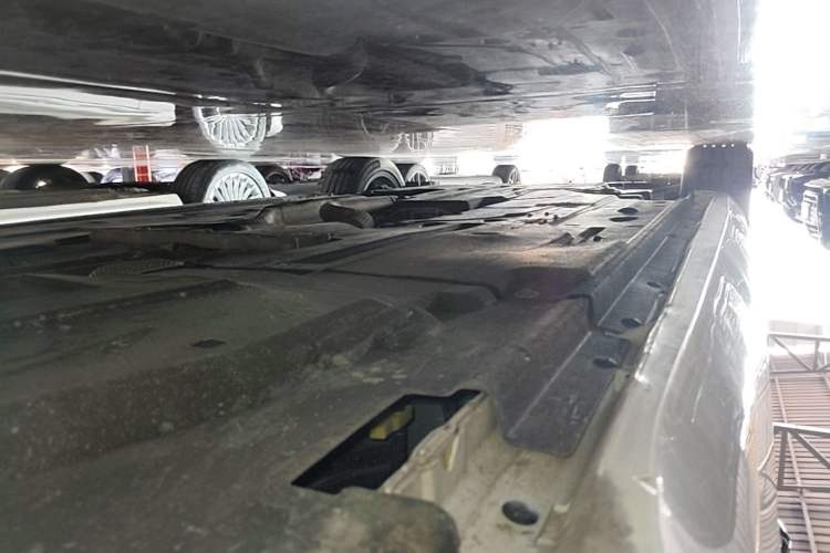 Used Jaguar XFL 2020 XFL 2.0T P250 Two-Wheel-Drive Luxury Edition Left Side Sill