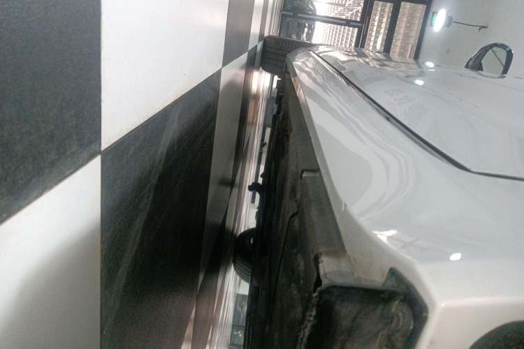Used Jaguar XFL 2020 XFL 2.0T P200 Two-Wheel-Drive Elite Edition Left Side Sill