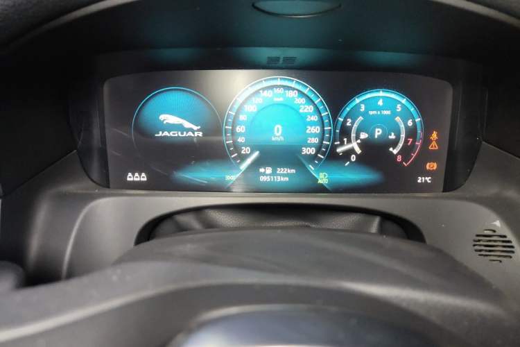 Used Jaguar XFL 2020 XFL 2.0T P250 Two-Wheel-Drive Luxury Edition Odometer Close Up