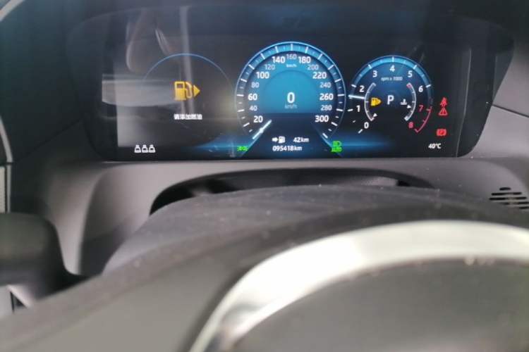 Used Jaguar XFL 2020 XFL 2.0T P250 Two-Wheel-Drive Luxury Edition Odometer Close Up