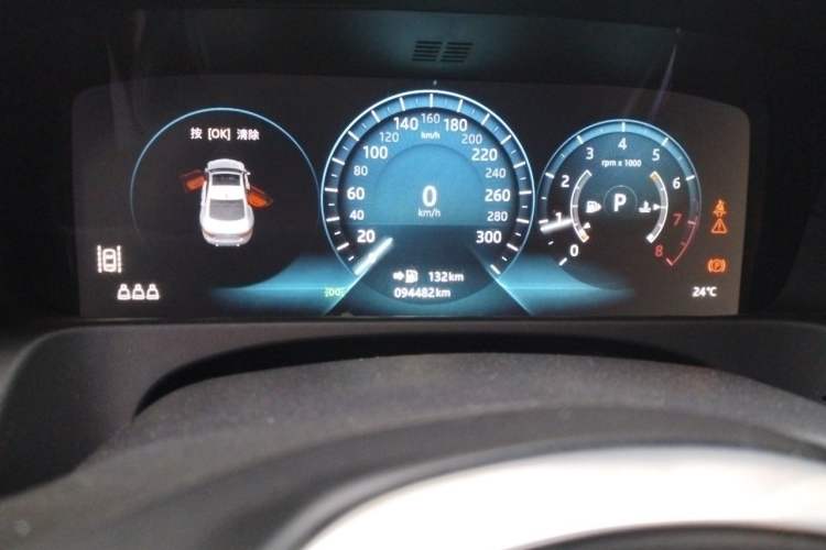 Used Jaguar XFL 2020 XFL 2.0T P200 Two-Wheel-Drive Elite Edition Odometer Close Up