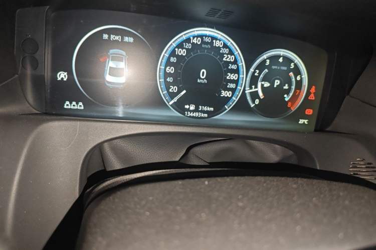 Used Jaguar XFL 2020 XFL 2.0T P200 Two-Wheel-Drive Elite Edition Odometer Close Up