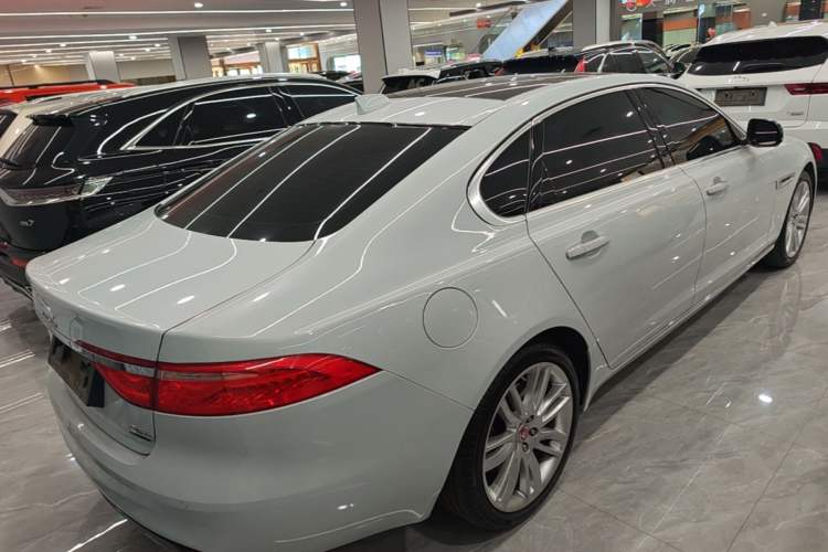 Used Jaguar XFL 2020 XFL 2.0T P250 Four-Wheel Drive Luxury Edition Rear Right 45 Deg