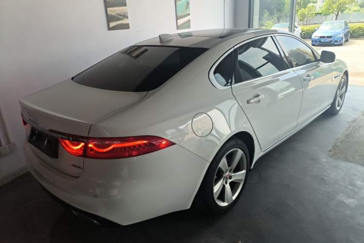 Used Jaguar XFL 2020 XFL 2.0T P200 Two-Wheel-Drive Elite Edition Rear Right 45 Deg