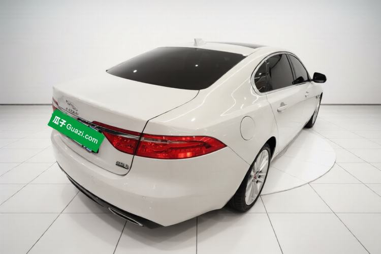 Used Jaguar XFL 2020 XFL 2.0T P250 Four-Wheel Drive Luxury Edition Rear Right 45 Deg