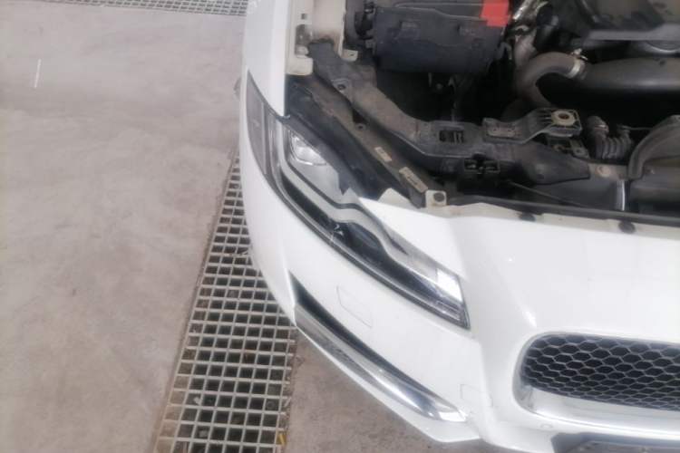 Used Jaguar XFL 2020 XFL 2.0T P250 Two-Wheel-Drive Luxury Edition Right Front Headlight