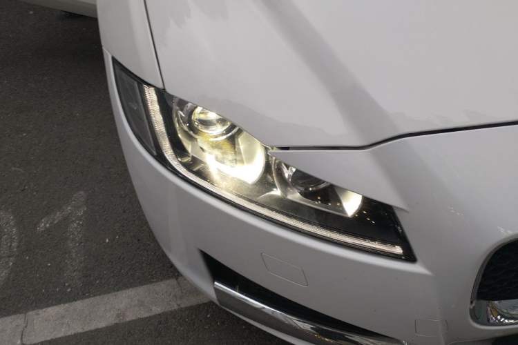 Used Jaguar XFL 2020 XFL 2.0T P200 Two-Wheel-Drive Elite Edition Right Front Headlight