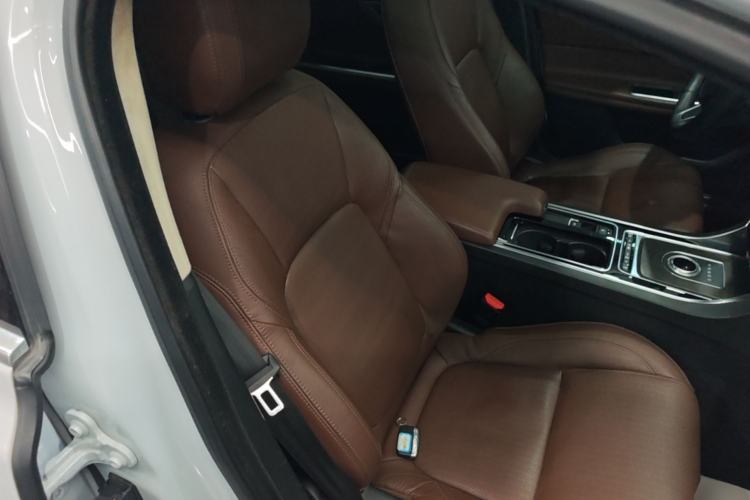 Used Jaguar XFL 2020 XFL 2.0T P250 Four-Wheel Drive Luxury Edition Right Front Seat