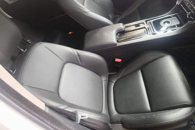 Used Jaguar XFL 2020 XFL 2.0T P200 Two-Wheel-Drive Elite Edition Right Front Seat