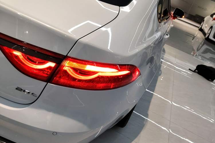 Used Jaguar XFL 2020 XFL 2.0T P200 Two-Wheel-Drive Rally Flag Edition Right Rear Taillight