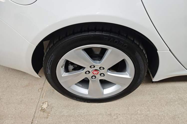 Used Jaguar XFL 2020 XFL 2.0T P200 Two-Wheel-Drive Elite Edition Right Rear Wheel Hub